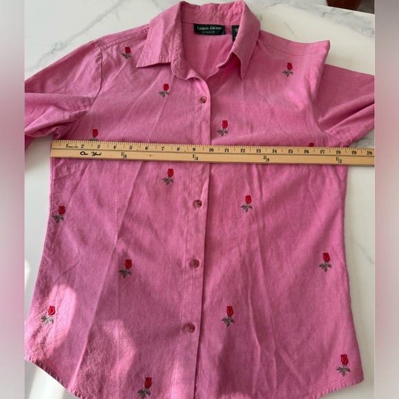 Lemongrass Studio Pink Button up blouse with Embroidered Roses. Size small - Picture 3 of 7